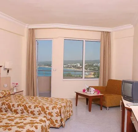 Raina Hotel 4*